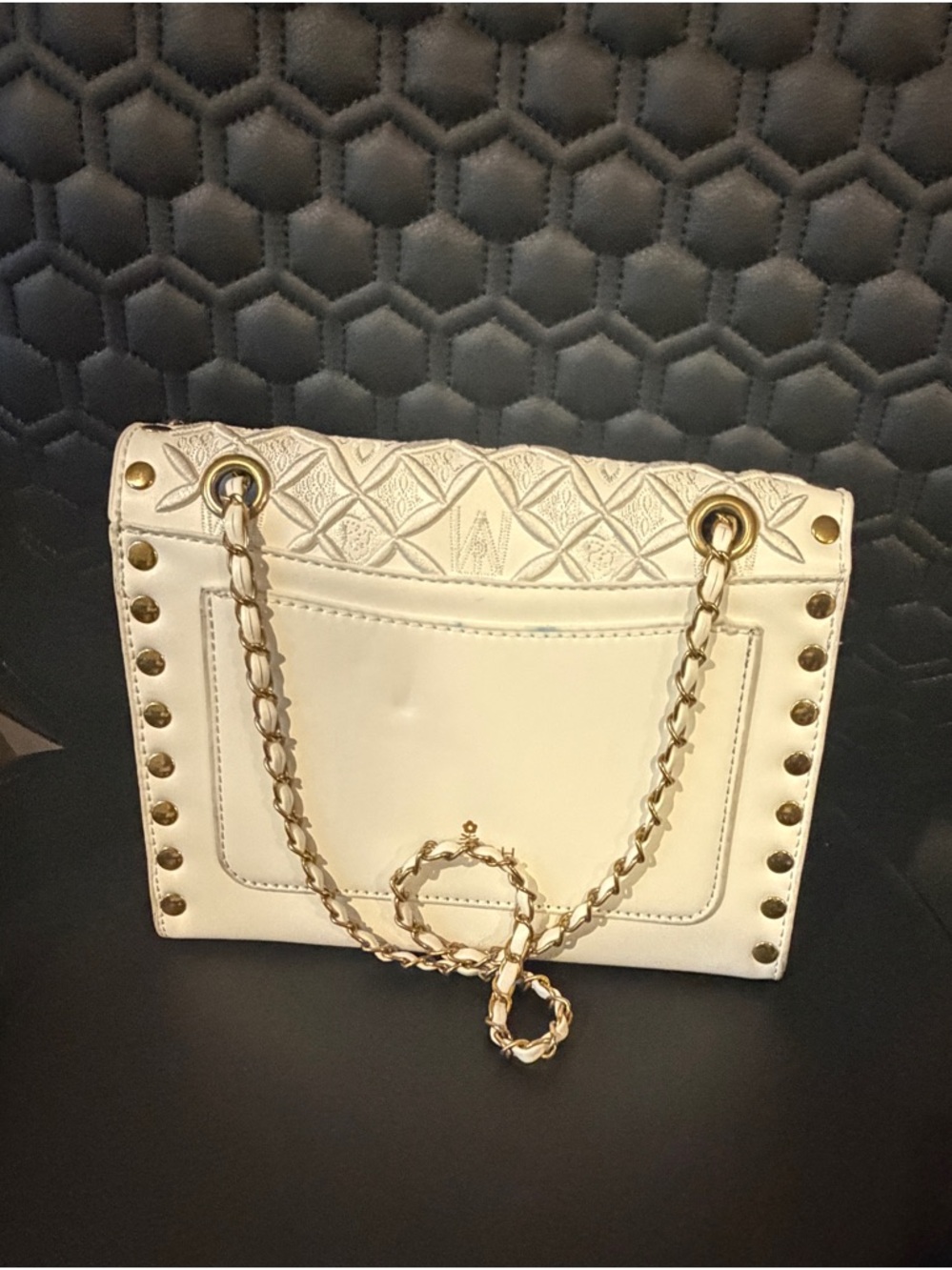 White Quilted Chain-Handle Shoulder Bag with Gold Hardware - Picture 4 of 5